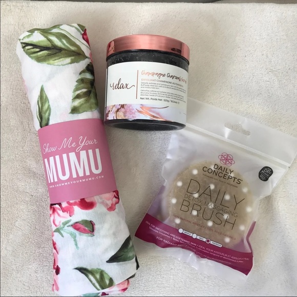 Show Me Your MuMu Other - Show Me Your Mumu Robe and Beauty Gift Bundle